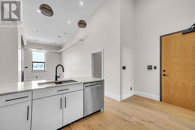 Photo - 38 Front St Unité # 1