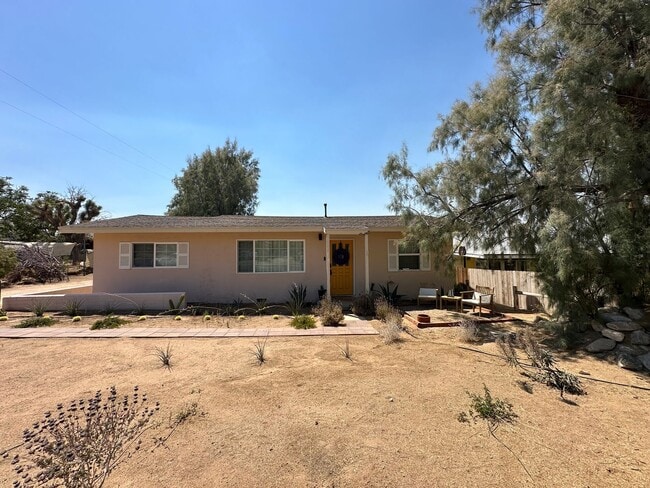 Charming 3 bedroom 2 bath in Yucca Valley - Charming 3 bedroom 2 bath in Yucca Valley Casa