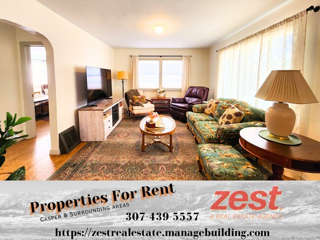 Photo - 1905 E 3rd St