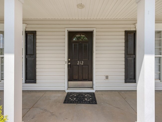 Photo - Charming 3BR 2-1/2 Bath in Spartanburg – S...