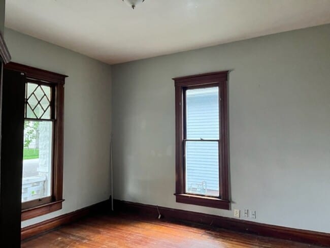 Photo - 3Bed/2Bath House with Off-Street Parking, Washer/Dryer. Close to Bus Route & Pet Friendly