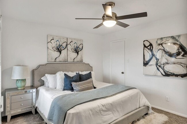 Photo - 1735 Rutland Dr Unit 208