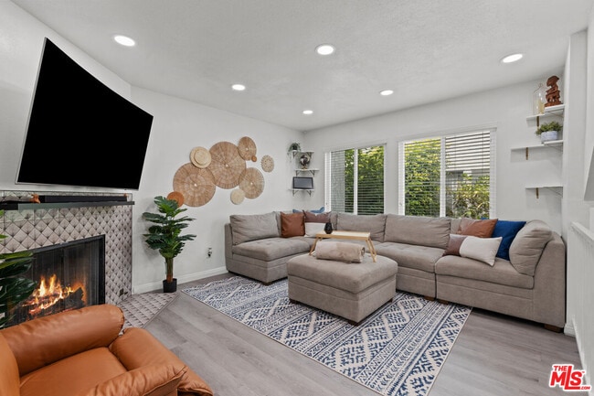 Building Photo - 15305 Berendo Ave Unit 16 Rental