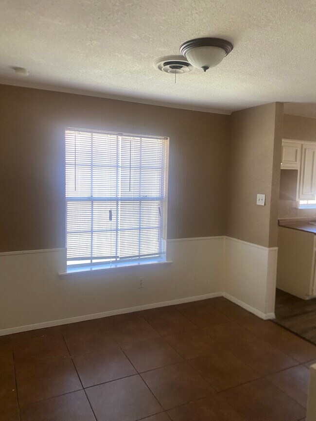 Photo - 741 W Main St