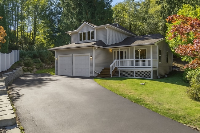 Building Photo - 3 bedroom home in Convenient Silverdale Location!