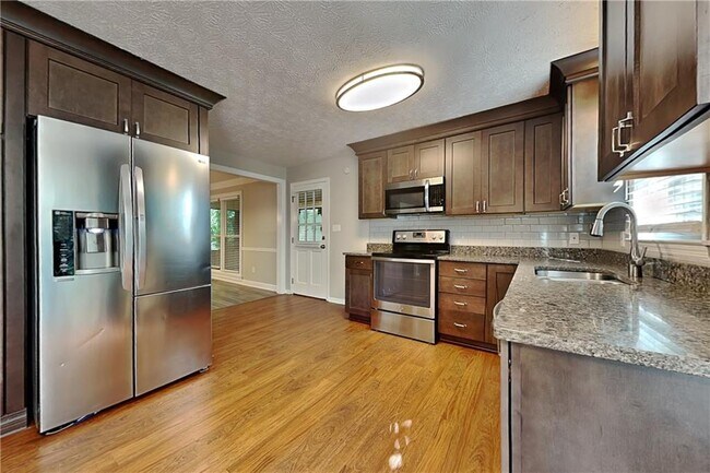 Photo - 2798 Colony Cir