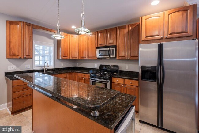 226 S East Ave