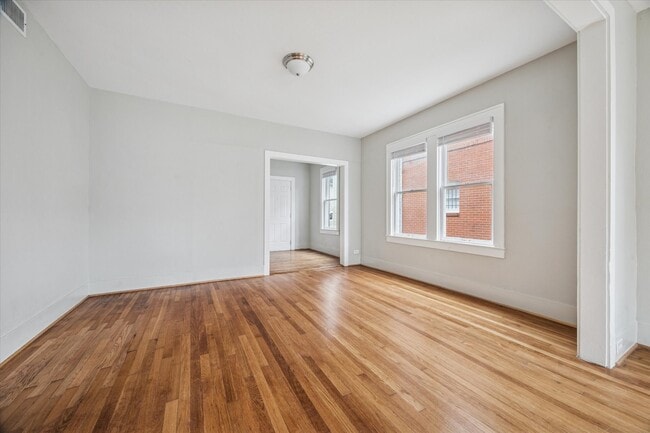 Photo - 2510 Kingston St