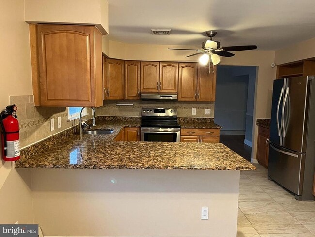 Photo - 125 Davis Ave