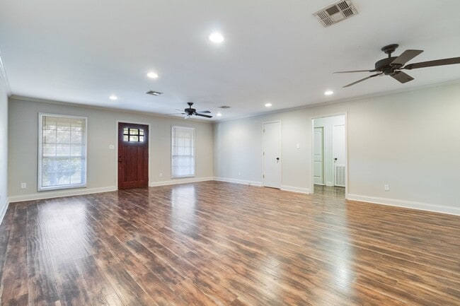 Photo - BEAUTIFUL HOME LOCATED ON TOLSON ROAD!