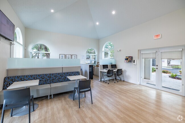 Leasing Office - Riverwalk I Apartments