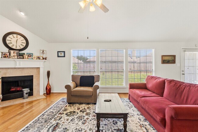 Photo - 427 Pinewood Ridge Dr