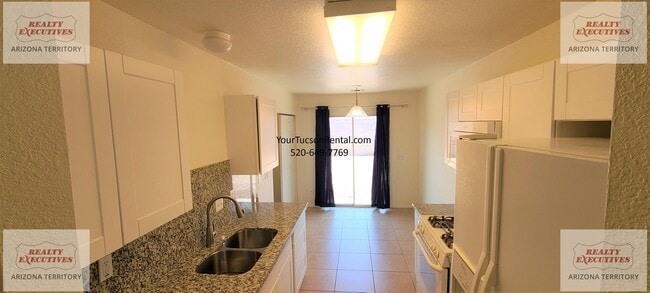 Photo - Valencia Rd & Headley Rd 3/2 - Coming Soon - All tile floors and updated kitchen