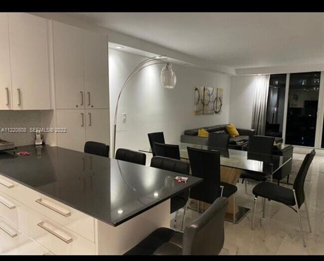 Photo - 2301 Collins Ave