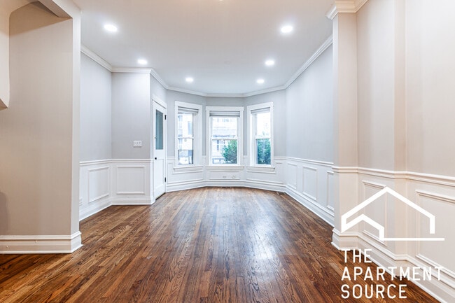 Building Photo - 2509 W Diversey Ave Rental