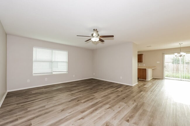 Photo - 413 Dakota Ridge Dr