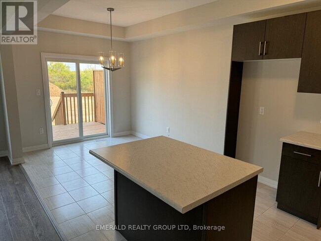 Photo - 10 Whelan Ct