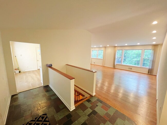 Photo - Beautiful 5 bedroom/2.5 bath with large yard