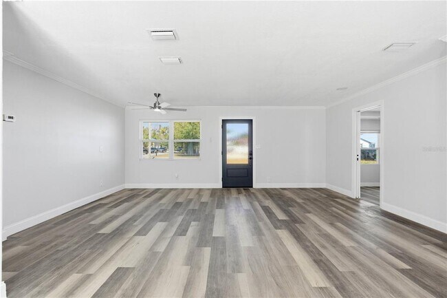 Photo - 8902 W Norfolk St