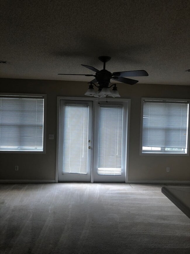 Photo - Foxhill Commons!!  NEW CARPET..