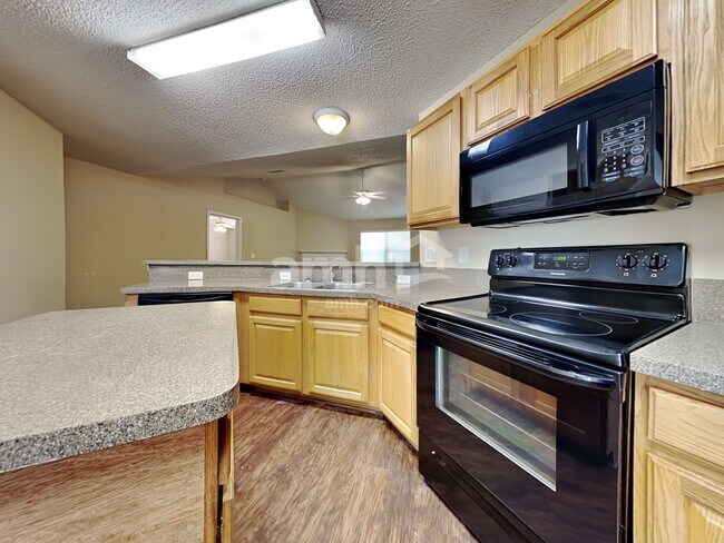 Photo - 1288 Summit Oaks Dr W