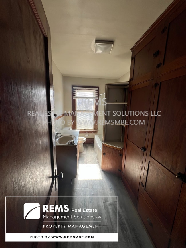 Photo - 431-437 Clark St. Unit 431 - Upper