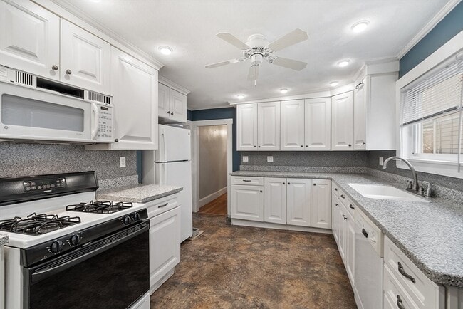 Photo - 1 Wentworth Ter