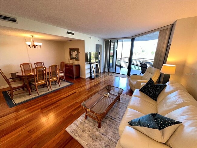 Photo - 690 Island Way Unit 307