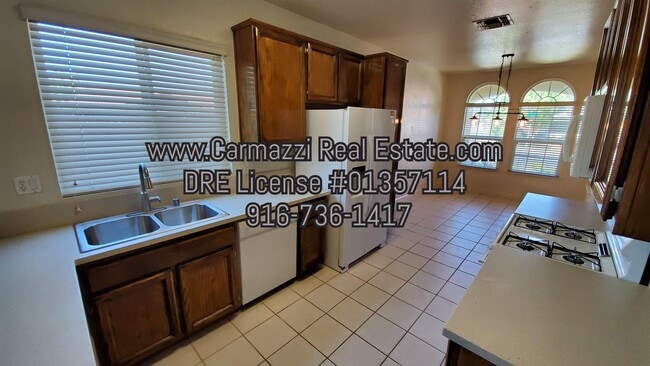 Photo - 1200 Arbor Dr