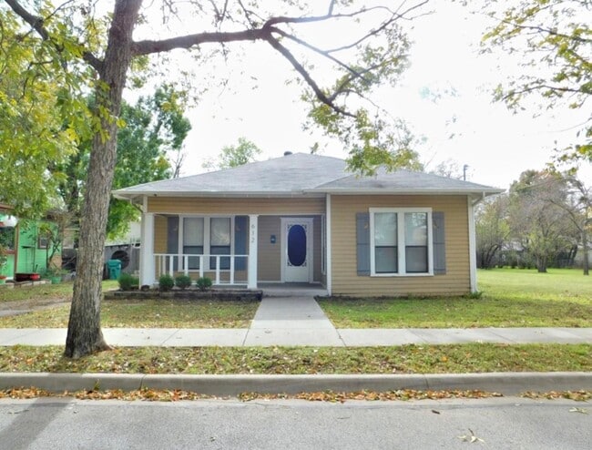Building Photo - Charming 3BR Near TWU & Denton Square – Available Mid-June