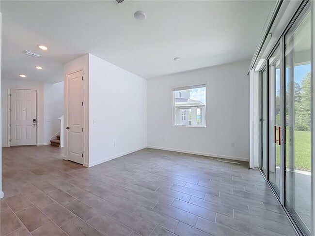 Photo - 770 Lake Dell Ave