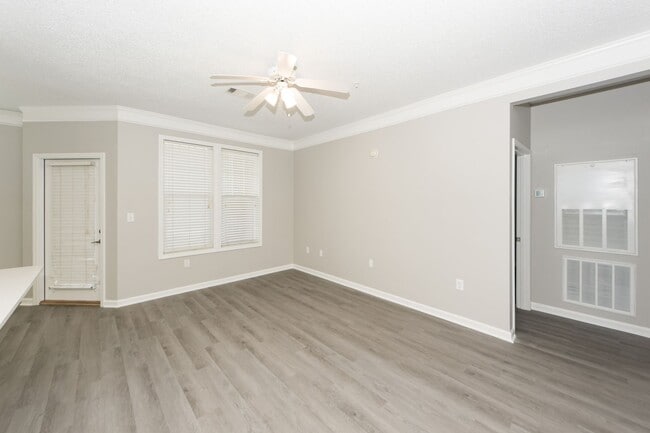 Photo - 1 Bedroom 1 Bath Condo in Southampton Pointe - Mt. Pleasant