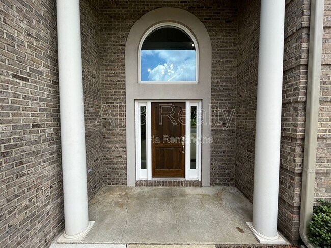 Photo - 1924 Wyngate Loop