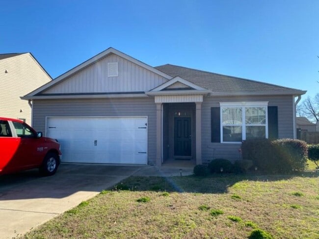 Building Photo - 135 Broomsedge Ln