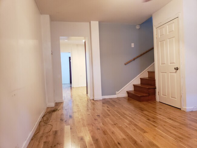 Photo - 373 Martin St