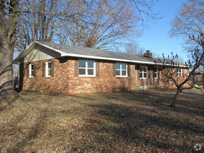 Building Photo - 319 Ash Dr Rental