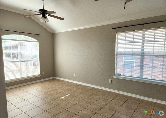 Building Photo - 706 Wagon Wheel Dr Rental