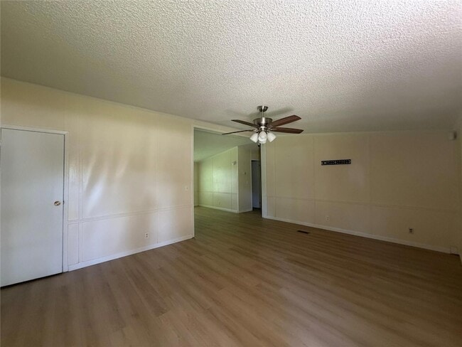 Photo - 175 Scarlet Oaks Dr