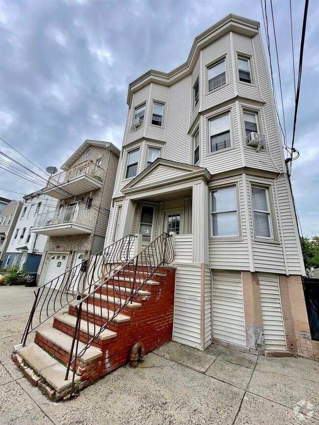 Building Photo - 200 Nunda Ave Unit G Rental