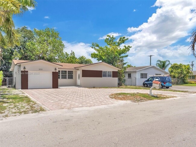 Building Photo - 6525 SW 18th St Rental