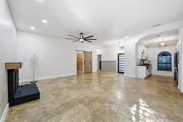 Photo - 7829 Creekview Dr