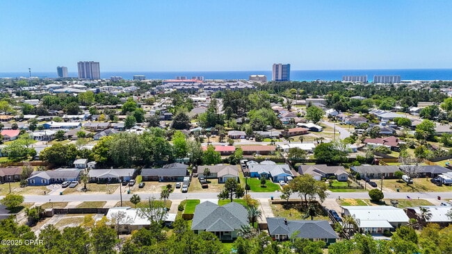 Photo - 145 Manistee Dr