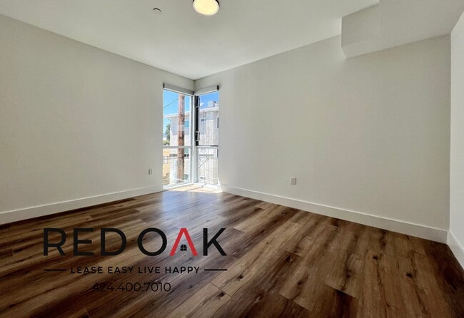 Photo - 5801 Camerford Ave Unidad 310