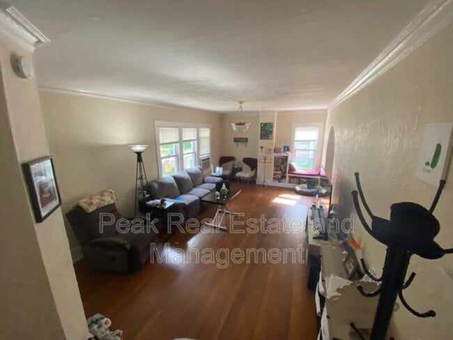 Photo - 600 Pleasant St SE