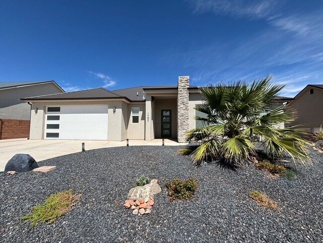 Building Photo - ADORABLE HOUSE FOR RENT IN HURRICANE