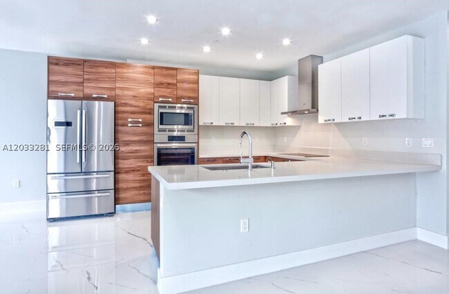 718 Valencia Ave Unit 202
