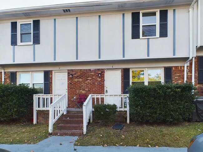 Building Photo - 622 Eastview Ct Rental