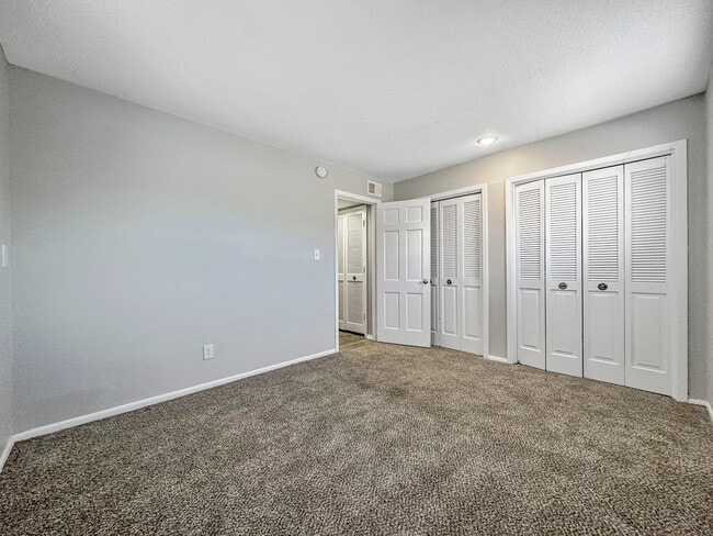 Clove Manor Apartments
