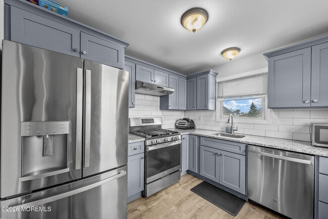 Photo - 816 King Georges Rd