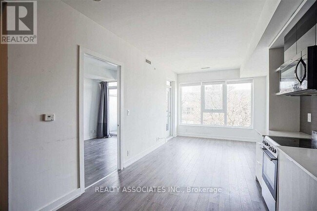 Photo - 6 Parkwood Ave Unit 307